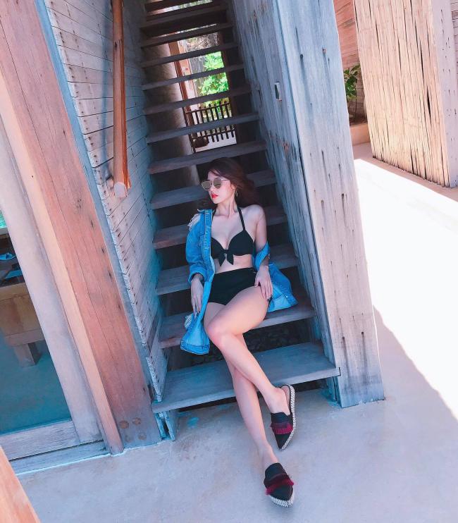 Midu diện bikini khoe khéo vòng một căng đầy - 4