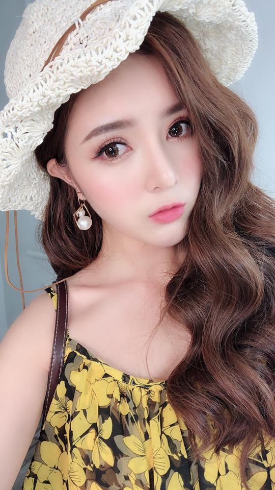 Cuộc sống của hot girl &#34;dao kéo&#34; Lilly Luta sau 5 năm chia tay Bùi Anh Tuấn - 2