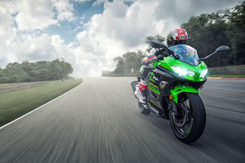 &#34;Mãnh tướng&#34; Ninja 400, Ninja 300 của Kawasaki đồng loạt giảm giá - 1