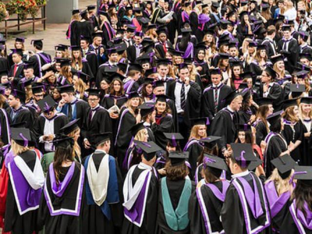 Giáo dục - du học - Sinh viên khiếu nại vì giáo dục ĐH Anh không như quảng cáo