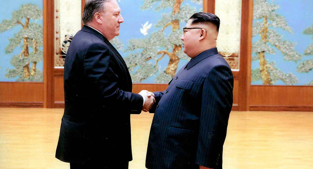Nhà Trắng bất ngờ công bố ảnh tuyệt mật về Kim Jong-un - 1