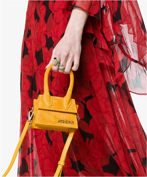 Chiếc túi bé tí tẹo, giá trên trời đang được các sao cưng như trứng mỏng - 2