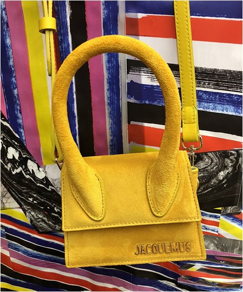 Chiếc túi bé tí tẹo, giá trên trời đang được các sao cưng như trứng mỏng - 3