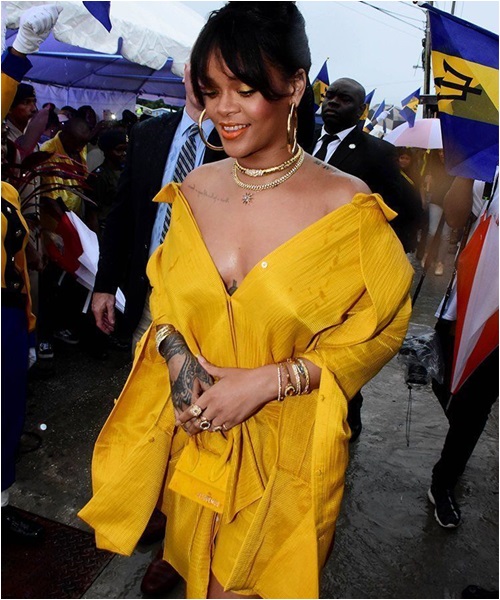 Chiếc túi bé tí tẹo, giá trên trời đang được các sao cưng như trứng mỏng - 5