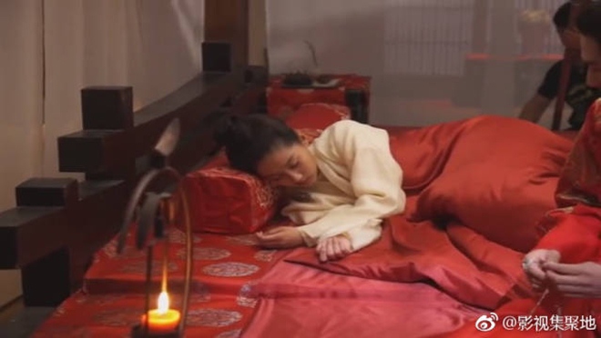 Cười ra nước mắt chuyện sao ngủ quên trong hậu trường phim - 7