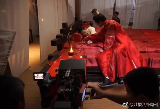 Cười ra nước mắt chuyện sao ngủ quên trong hậu trường phim - 8