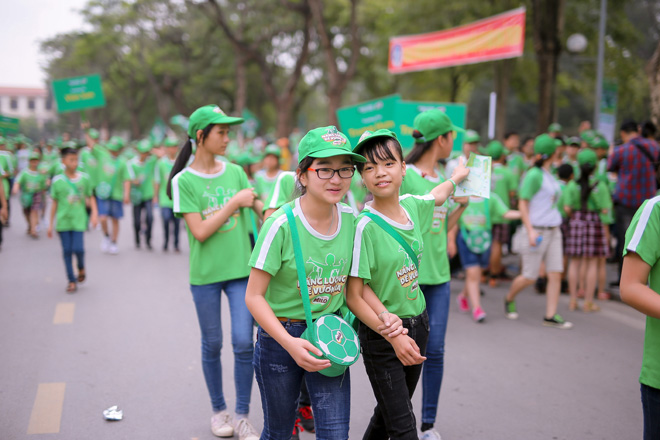 Gia đình diễn viên Hồng Đăng cùng 20.000 người đi bộ vì thế hệ Việt Nam năng động - 11