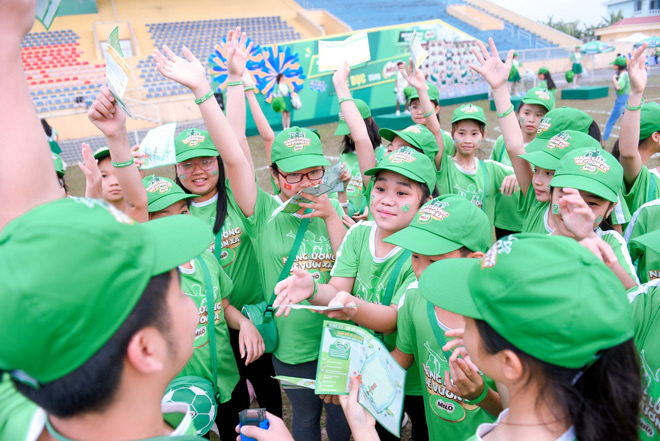 Gia đình diễn viên Hồng Đăng cùng 20.000 người đi bộ vì thế hệ Việt Nam năng động - 8