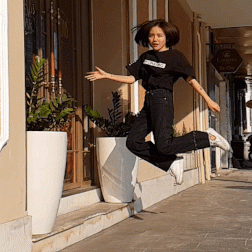 Sao Việt cùng giới trẻ làm mới bản thân với ảnh động “lơ lửng chậm” - 5