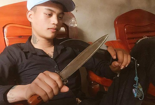 Sau khi đăng hình cầm dao trên Facebook, nam thanh niên đâm bạn gái cũ tử vong - 1