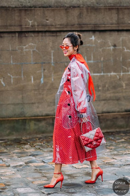 Thời trang cho cô gái “ăn chơi không sợ mưa rơi” - 2