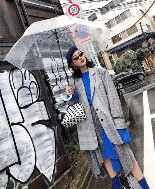 Thời trang cho cô gái “ăn chơi không sợ mưa rơi” - 10