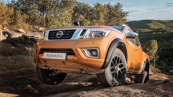 Nissan Navara ra mắt phiên bản off-road AT32 - 1