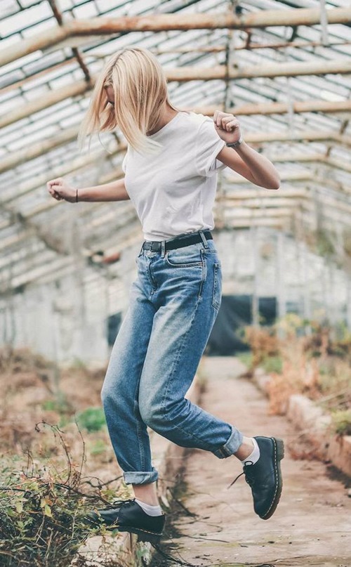 Hè chẳng cần gì nhiều, áo phông trắng là đủ! - 3