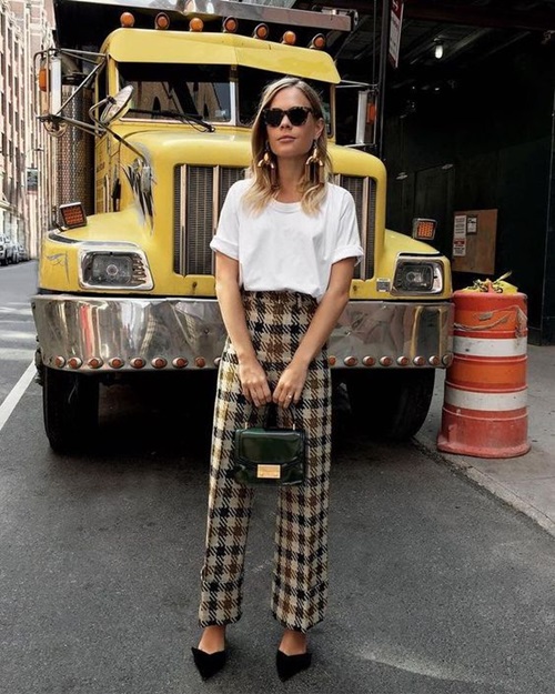 Hè chẳng cần gì nhiều, áo phông trắng là đủ! - 6