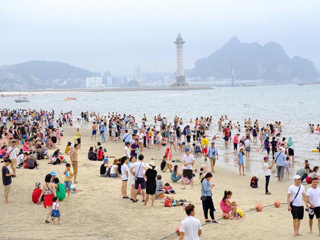 Thị trường - Tiêu dùng - Nhiều hàng hoá có thể tăng giá mạnh "ăn theo" kỳ nghỉ lễ 30/4-1/5