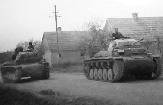 Những cỗ xe tăng đáng sợ của Hitler - 2