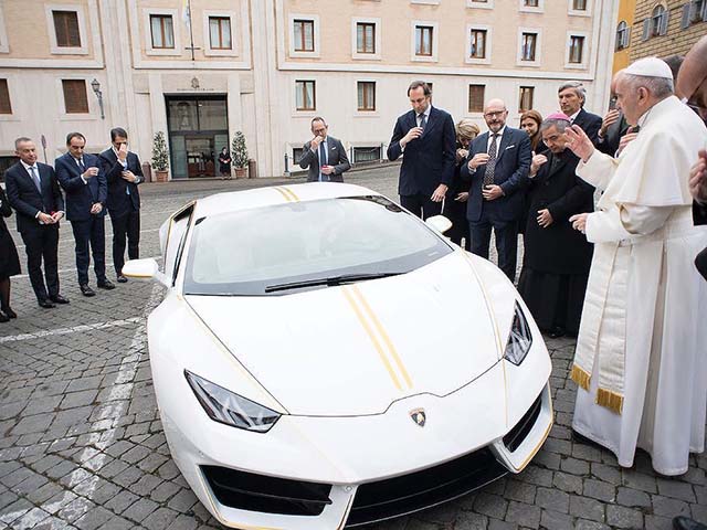 Cơ hội sở hữu Lamborghini Hurcan của Đức Giáo hoàng Francis