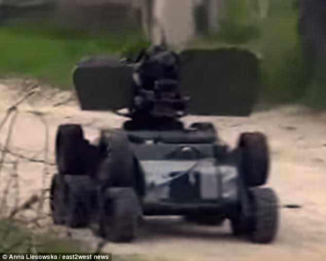 Video: Nga dùng robot diệt 11 tên khủng bố cực đoan - 1