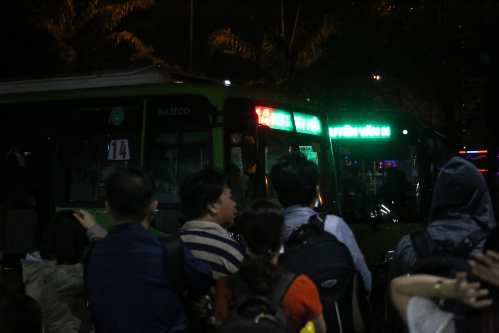 Trở lại Sài Gòn sau kỳ nghỉ lễ, người dân gặp ngay cảnh này ở bến xe - 16