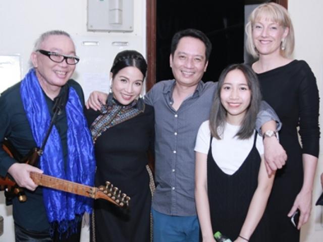 Ca nhạc - MTV - Con gái út tự tin biểu diễn cùng vợ chồng Mỹ Linh - Anh Quân