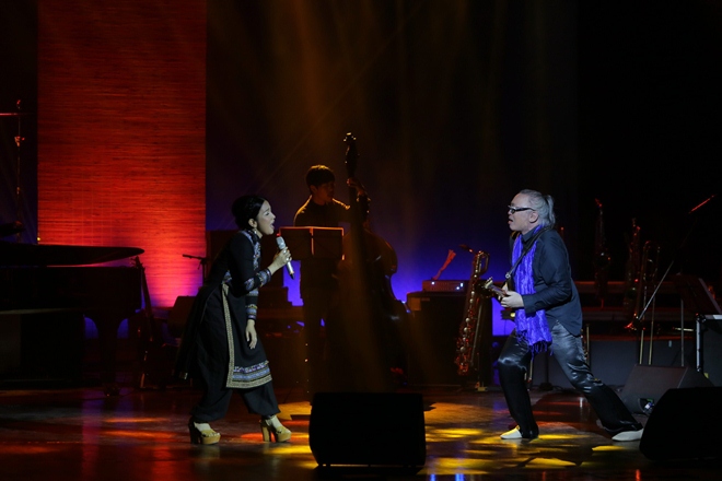 Con gái út tự tin biểu diễn cùng vợ chồng Mỹ Linh - Anh Quân - 3