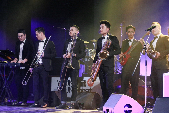 Con gái út tự tin biểu diễn cùng vợ chồng Mỹ Linh - Anh Quân - 8