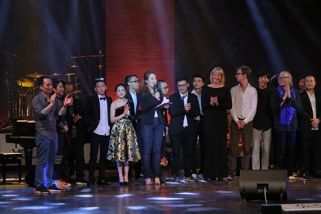 Con gái út tự tin biểu diễn cùng vợ chồng Mỹ Linh - Anh Quân - 10