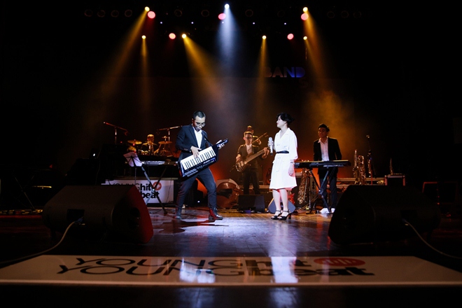 Con gái út tự tin biểu diễn cùng vợ chồng Mỹ Linh - Anh Quân - 7