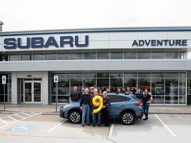 Tin tức ô tô - Subaru ăn mừng chiếc xe thứ 9 triệu vừa mới được bán ở Mỹ