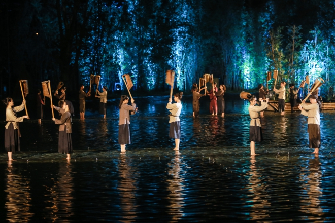 Xuân Bắc hóa “thằng Mõ” tấu hài làm khán giả cười nghiêng ngả - 12