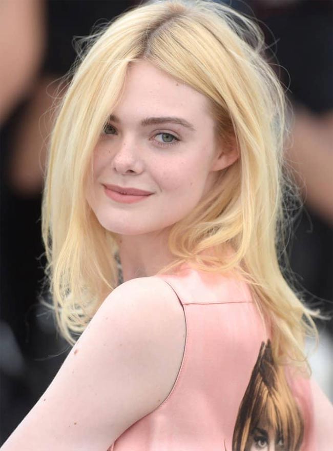 Elle Fanning thường chọn cách trang điểm cổ điển, hiệu quả khi lên thảm đỏ.&nbsp;