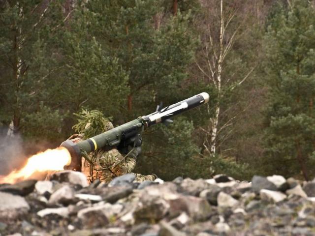 Thế giới - Mỹ cấp cho Ukraine sát thủ Javelin, đến lượt Nga “rụng rời”?