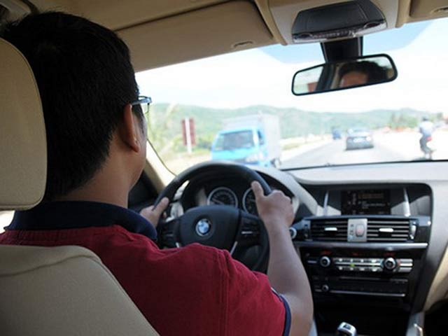 Bạn trẻ - Cuộc sống - Sợ chồng có bồ nhí sau khi tậu xe hơi, vợ đặt ra quy định ngược đời khiến tôi phát điên