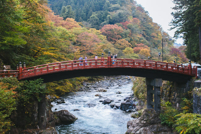 Cây cầu Shinkyo ở thành phố Nikko.