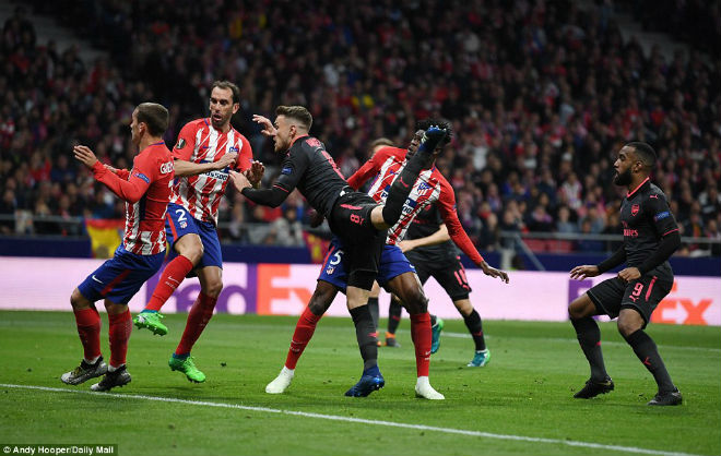 Wenger & &#34;ác mộng&#34; trời Âu: &#34;Hung thần&#34; Costa, vương triều 22 năm sụp đổ - 7