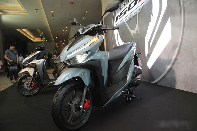 Cận cảnh vẻ đẹp thể thao, hiện đại của Honda Click 150i 2018.