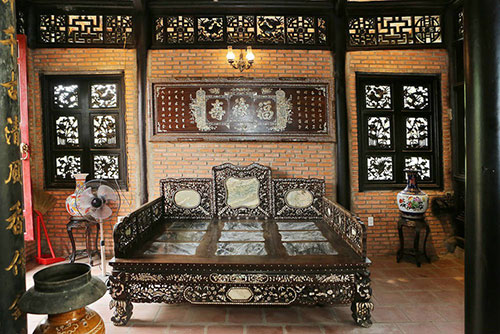 Choáng ngợp với biệt phủ toàn gỗ quý của Hoàng Mập - 3