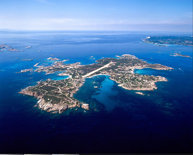Đảo Cavallo: Hòn đảo nhỏ Cavallo, ngay gần Corsica, là một hòn đảo được tạo thành bởi các lớp đá granite. Đảo đep lộng lẫy với 10 bãi biển và các biệt thự, khu nghỉ mát xa hoa.