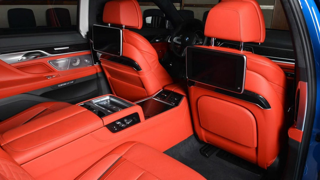 Hàng độc BMW M760Li với màu sơn Xanh Dương tại Abu Dhabi - 4