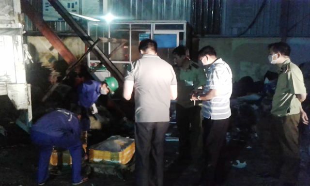 Cận cảnh tiêu hủy hơn 11 tấn nầm lợn bẩn chuẩn bị lên bàn ăn - 7