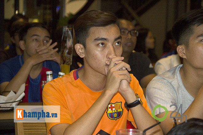 Trẩy hội “Siêu kinh điển”, fan Barca Việt chê Real làm điều xấu hổ - 9