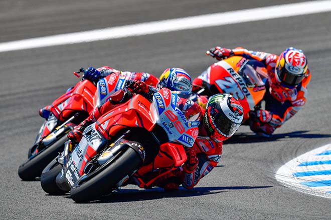 Đua xe MotoGP: Bi kịch 3 xe đâm nhau, ngư ông đắc lợi - 2