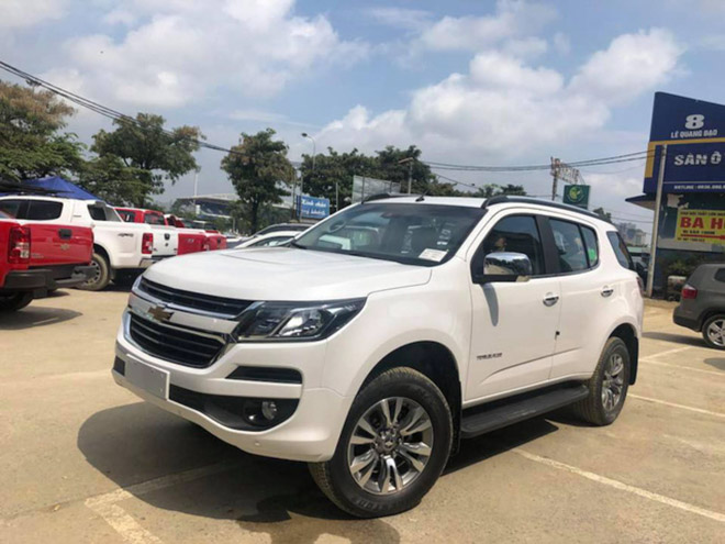 SUV Chevrolet Trailblazer có giá bán từ 995 triệu đồng - 1