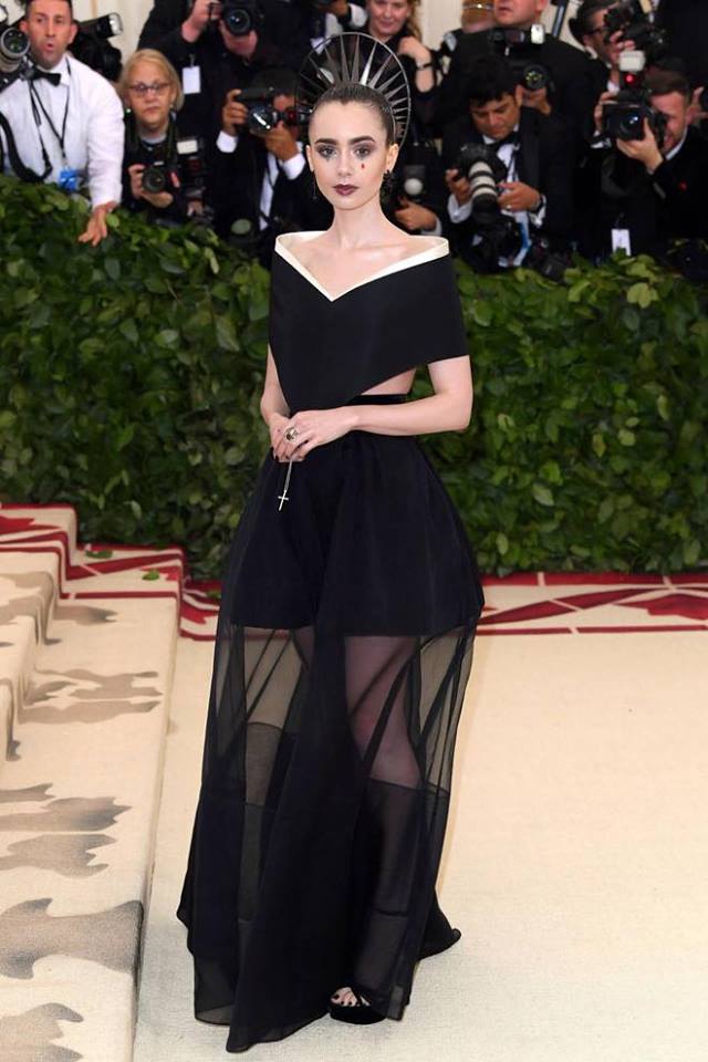 Đại tiệc thời trang đẹp choáng ngợp khi hóa thánh đường - 8