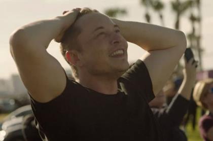 Tỷ phú công nghệ Elon Musk bất ngờ đi bán kẹo? - 1