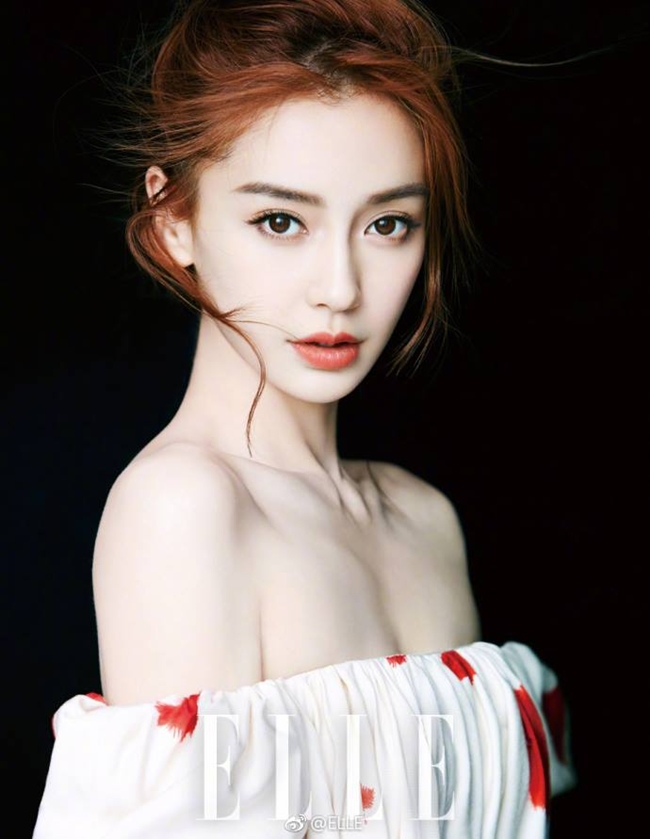 Diễn viên sinh năm 1987 được đánh giá cao về nhan sắc song nghiệp diễn của cô lại bị chỉ trích là một màu.