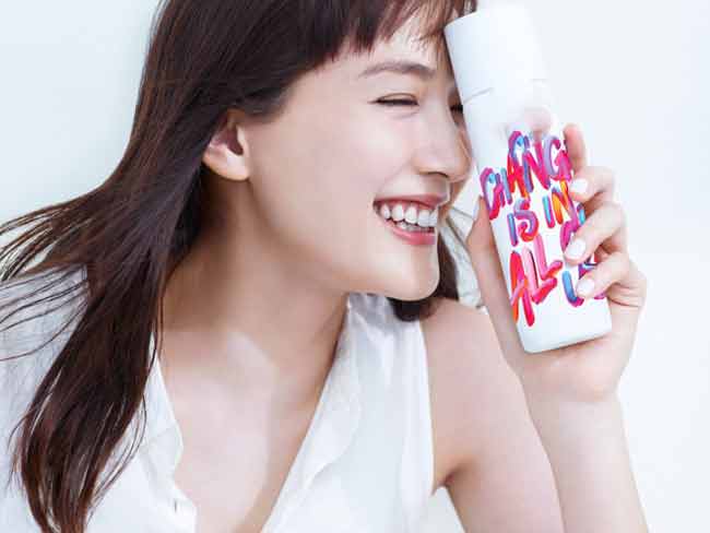 Trong thời điểm giảm cân, mỗi sáng, cô ăn nho hoặc các loại quả giàu vitamin C để giữ làn da luôn tươi trẻ.