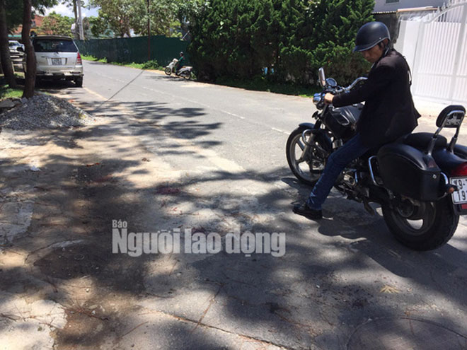 Tưởng lựu đạn giả cầm chơi, không ngờ nổ thật - 2