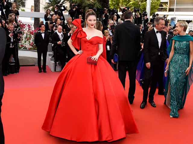 Lý Nhã Kỳ hoá Cinderella trong ngày khai mạc LHP Cannes 2018